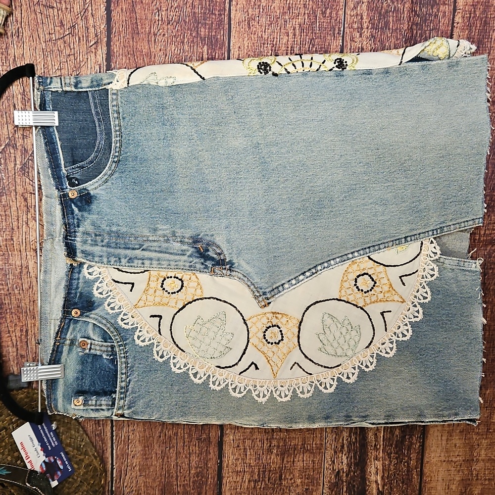 HANDMADE ☆ UPCYCLED EMBROIDERED SKIRT! WEARABLE ART BY "ONE KIND DENIM" SZ 8-10
